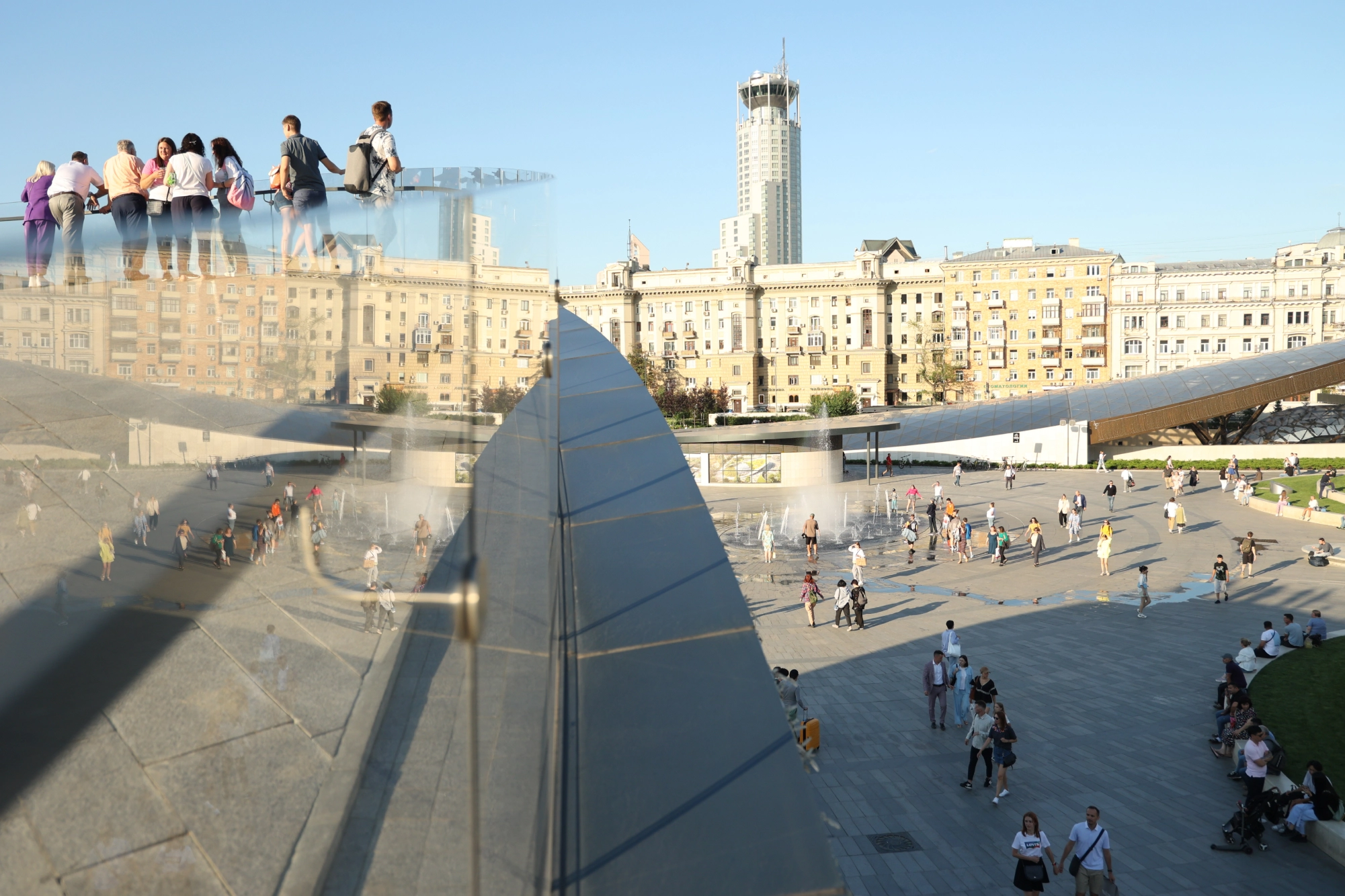 Вид на Москву с моста в Зарядье