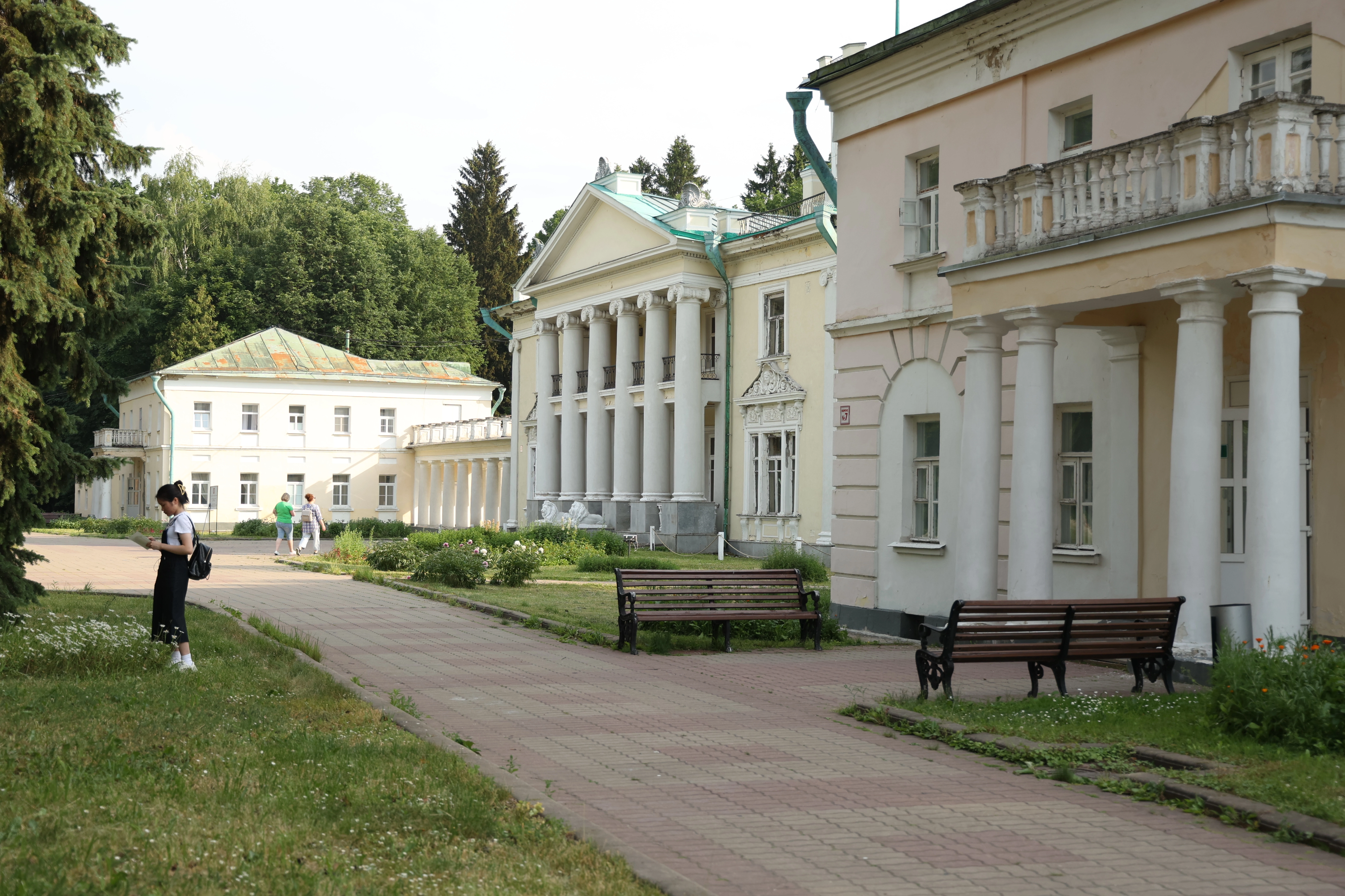 Прогулка в усадьбе Валуево