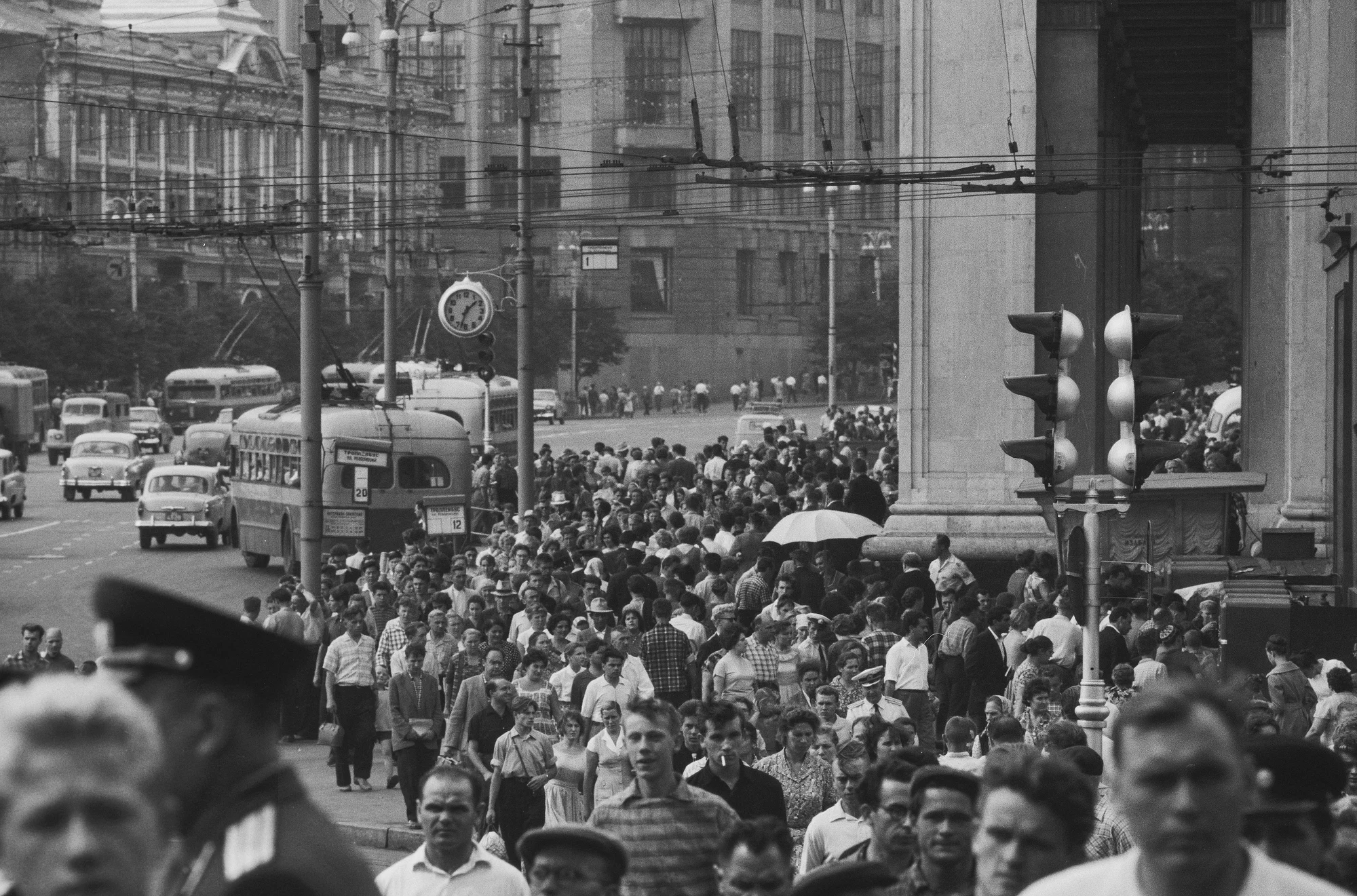 60 е фото. Москва 1961. Фото улицы Горького в 60-ые годы. Улица Горького 60 годов. 1961 Год город.