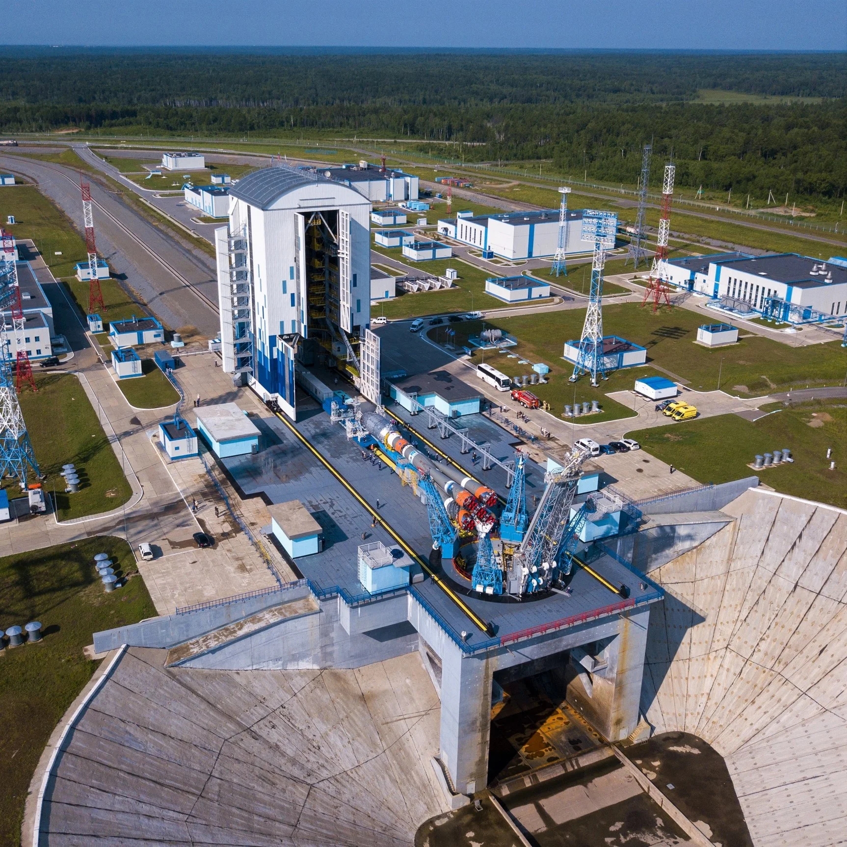 Завершено строительство российского космодрома восточный. Космодром Восточный 2022. Космодром Восточный Амурская область. Космодром Восточный 2022 аэродром. Путин на космодроме Восточный.