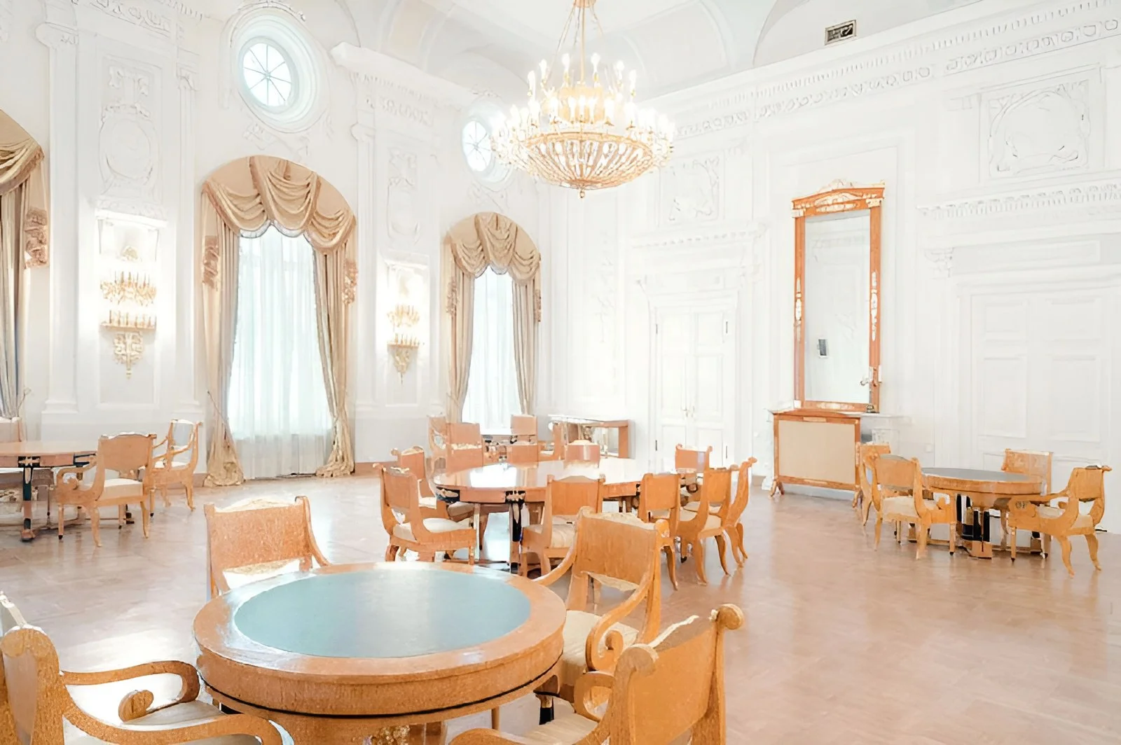петровский путевой дворец залы