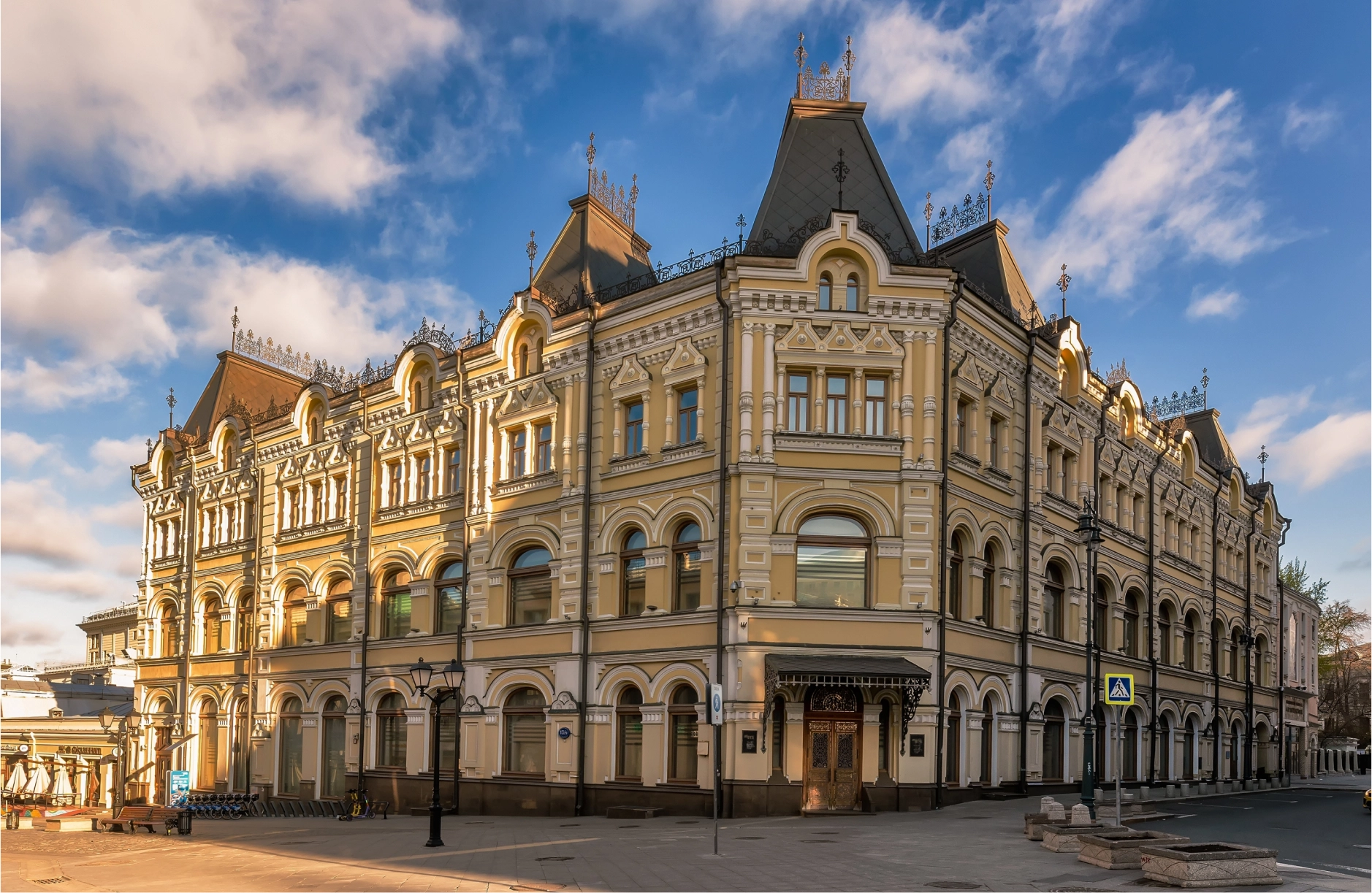 Доходный дом меценатов Павла и Сергея Третьяковых