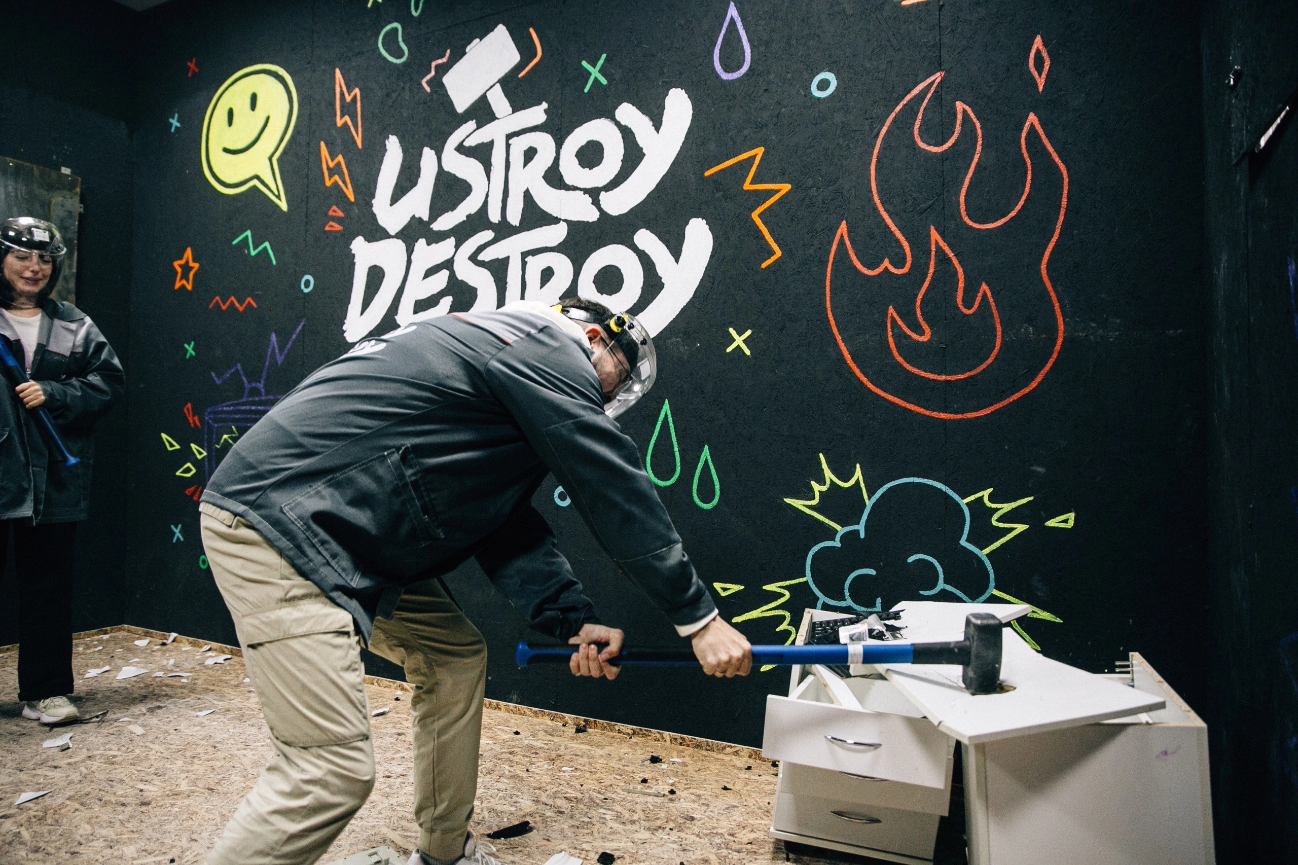 Ustroy Destroy, мебель