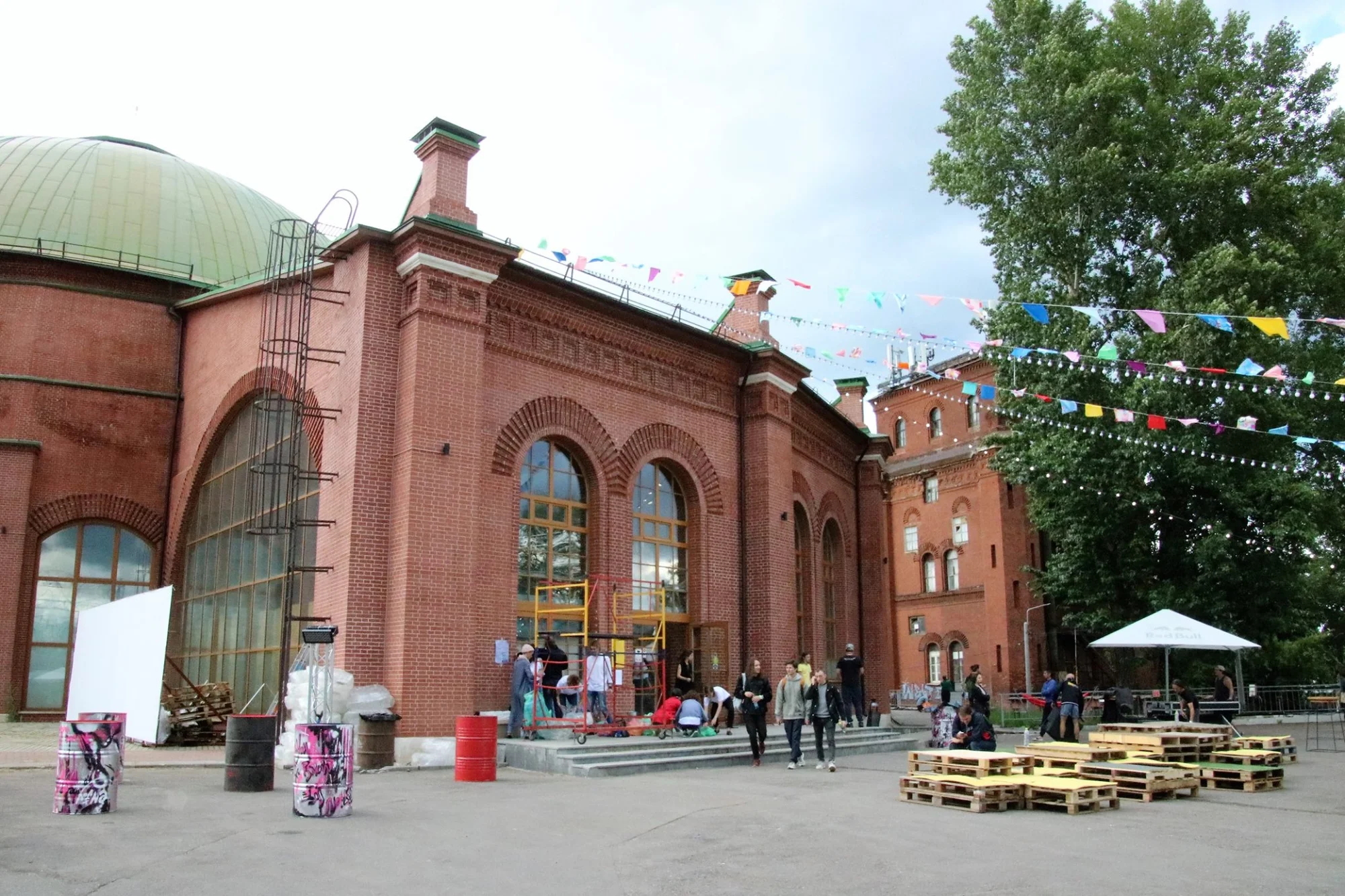 Самые впечатляющие и оригинальные «перестройки» Москвы