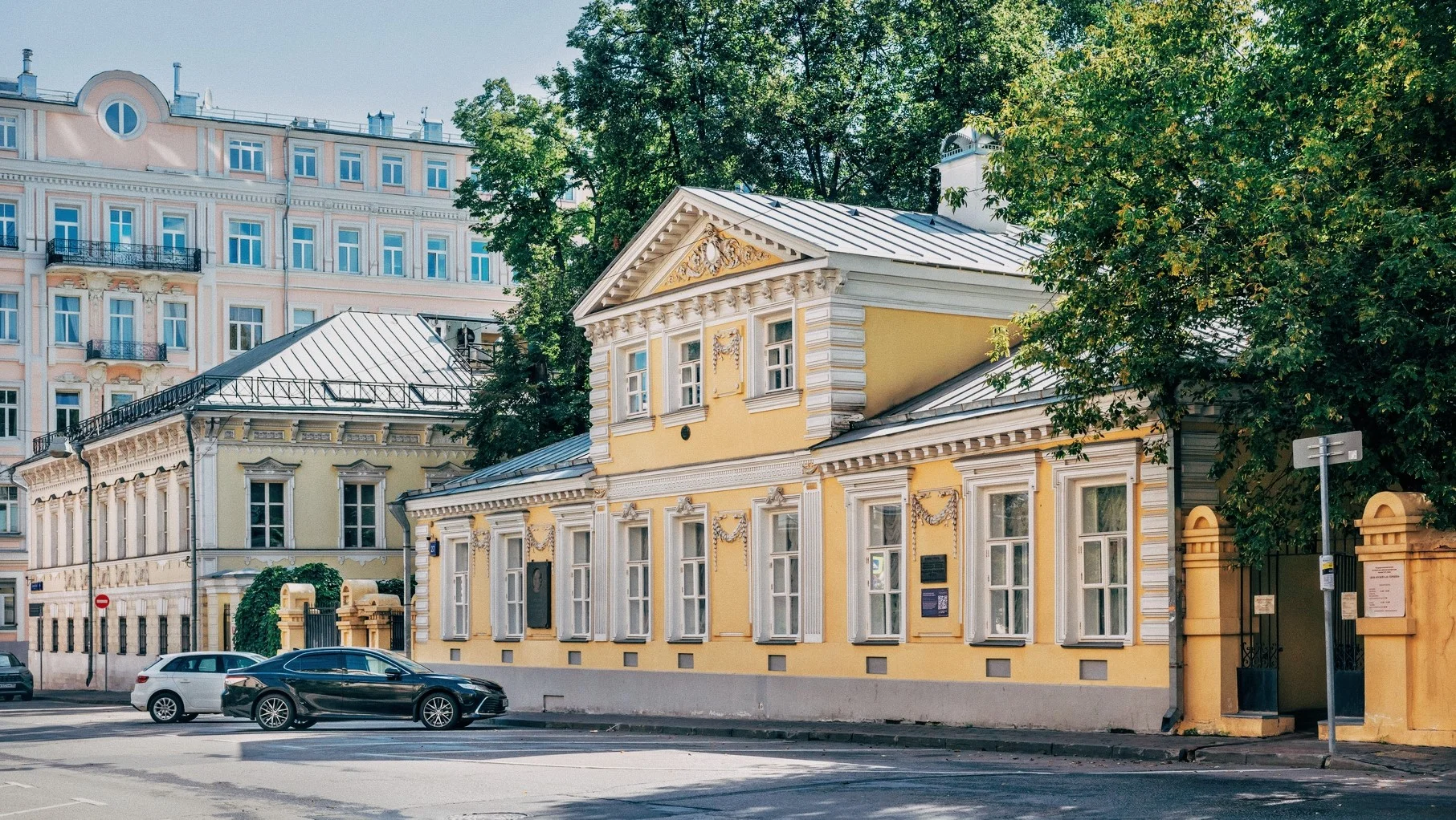 Муравейник» и «Домик Муму»: деревянные реликты Москвы