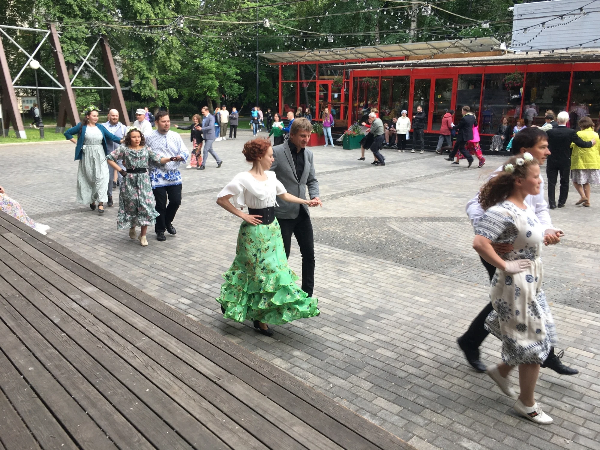 Серия бесплатных танцевальных мастер-классов в парке Горького