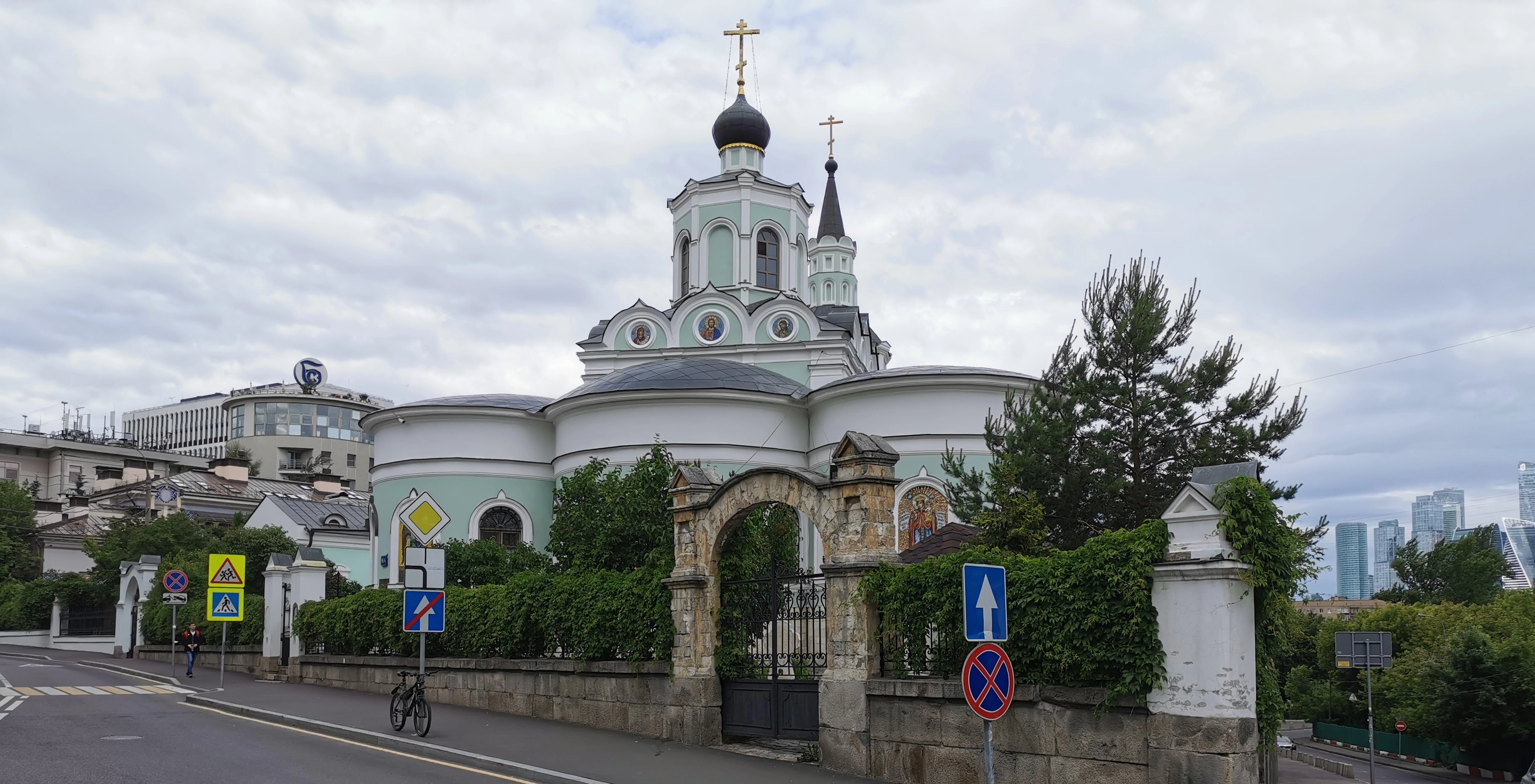 Что посмотреть и чем заняться в окрестностях станции метро «Киевская»