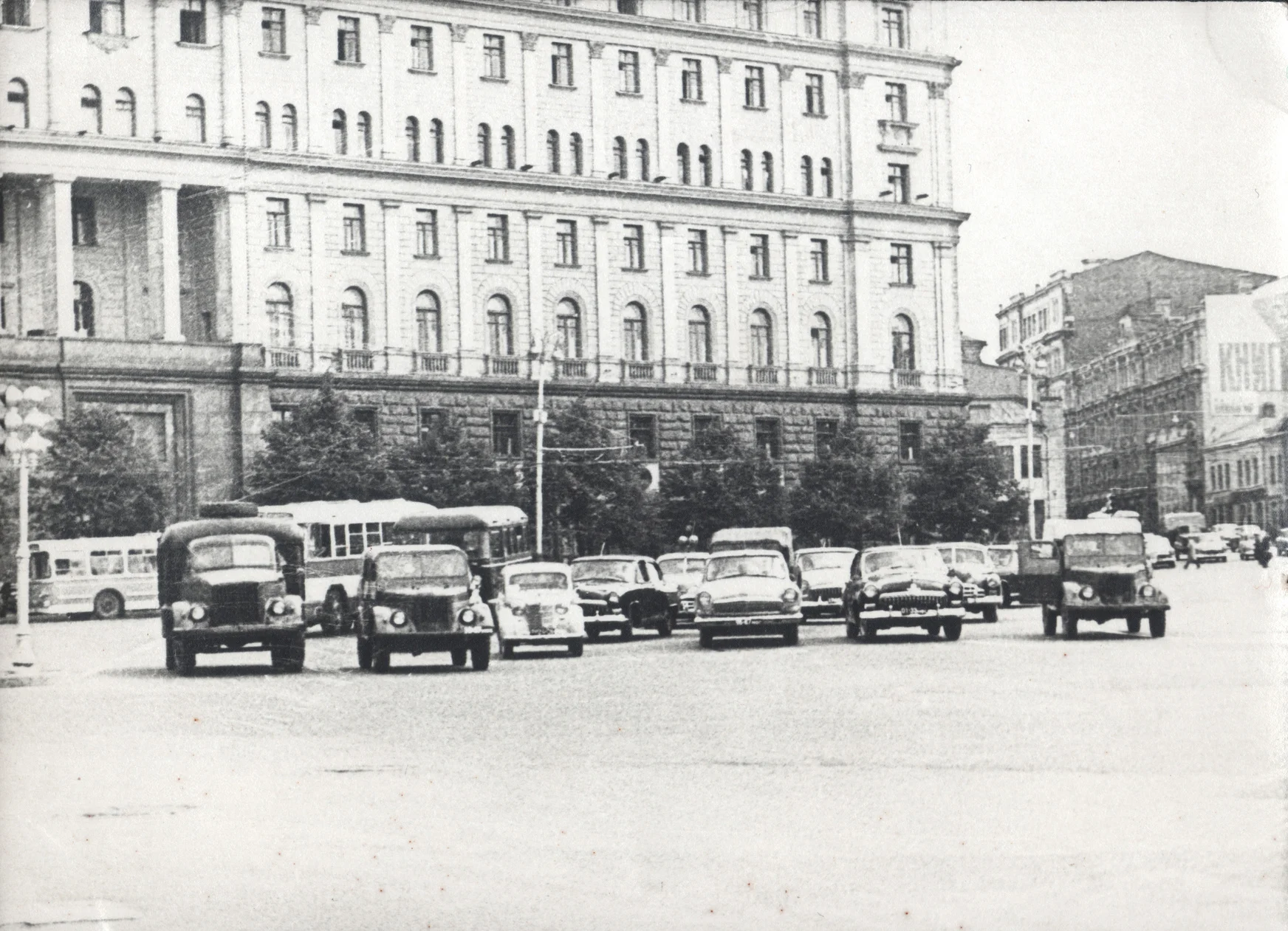 В главной роли — Москва