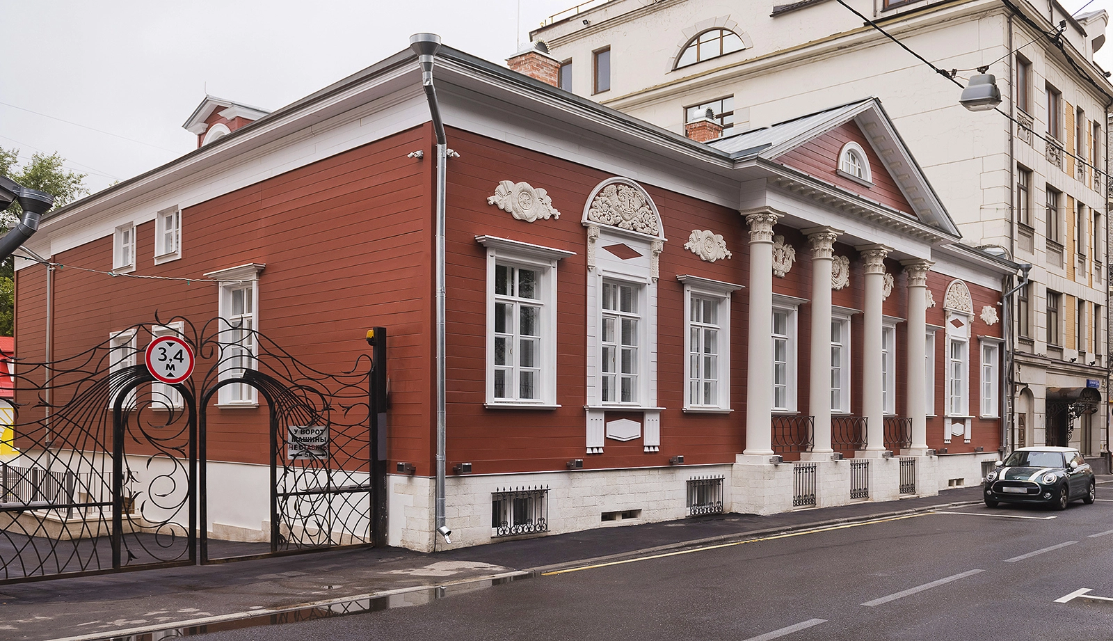 Восемь деревянных домов дореволюционной Москвы